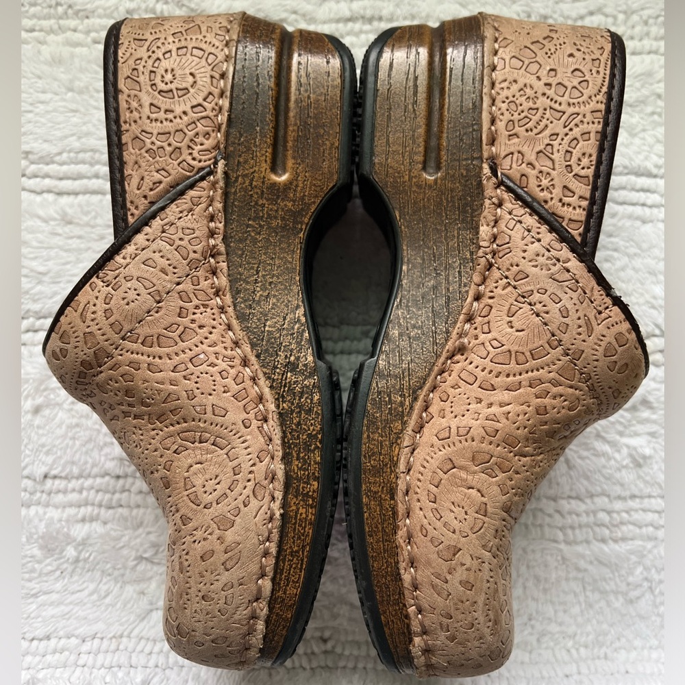 DANSKO XP Clogs 36